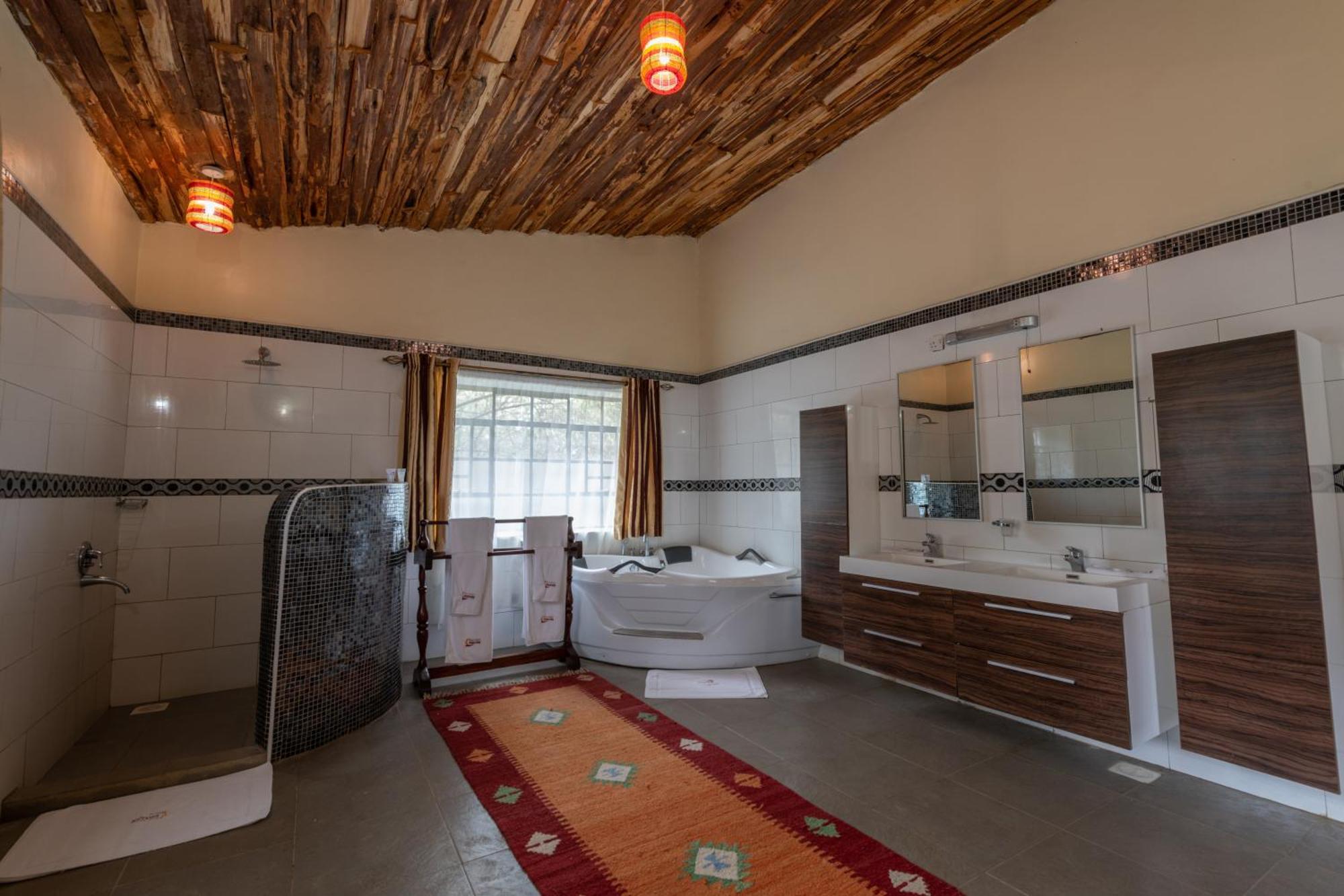 Naivasha Kongoni Lodge - Lakefront Getaway Bagian luar foto