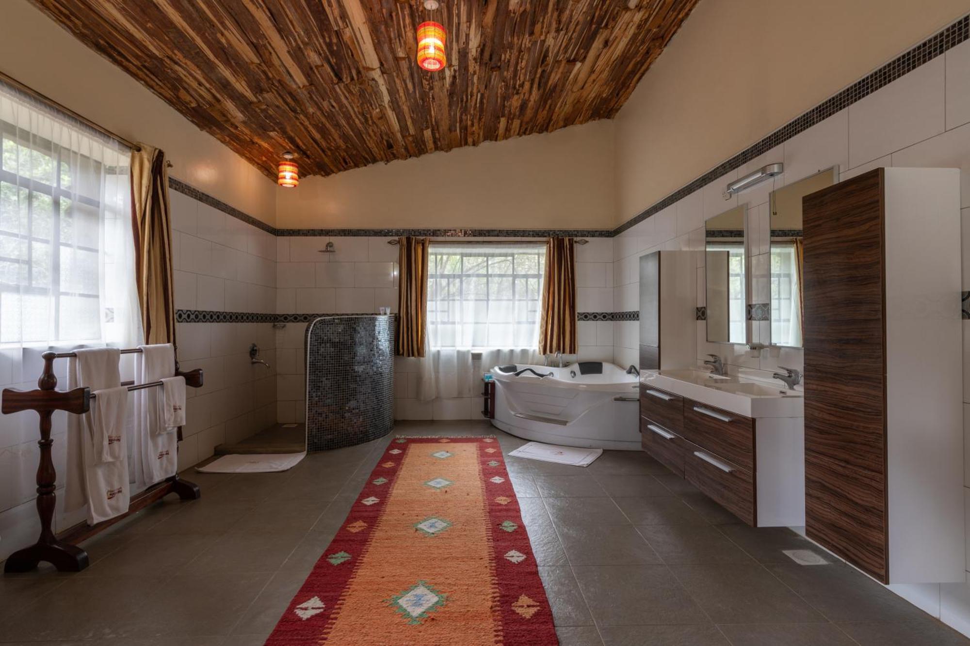 Naivasha Kongoni Lodge - Lakefront Getaway Bagian luar foto